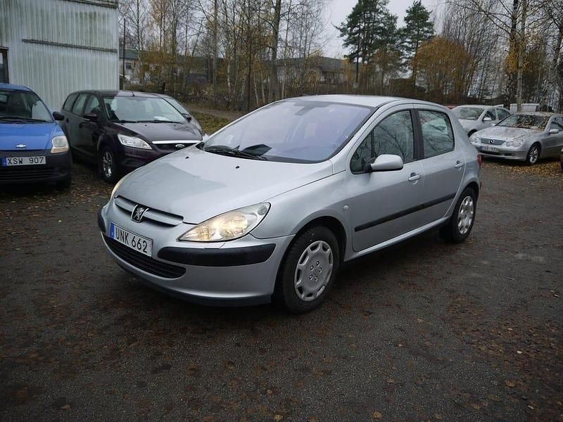 Begagnad Peugeot 307 109 HK (80 kW) 2004 Ljusgrå (grå) Halvkombi