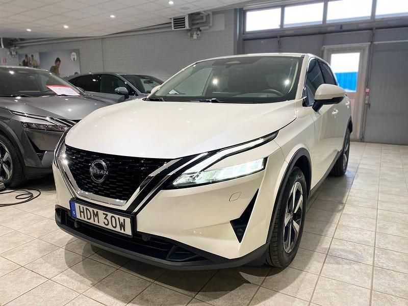 Begagnad Nissan Qashqai N-Connecta 158 HK (116 kW) 2023 Vit SUV