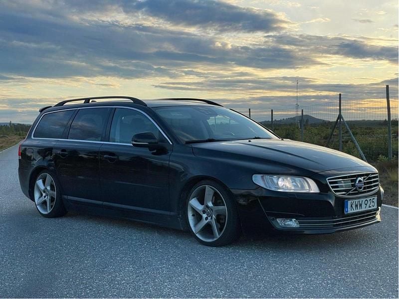 Svart Begagnad 2016 Volvo V70 Standard Kombi | 114 900 kr (Bra pris) - Bild 1/4