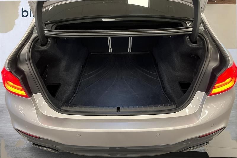 Begagnad BMW M550 Sport Line 2018 Grå Sedan