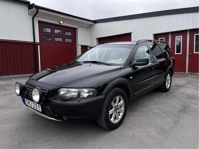 Svart Begagnad 2001 Volvo XC70 SUV | 39 000 kr (Dyr) - Bild 1/4