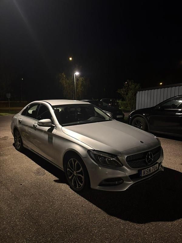 Begagnad 2015 Mercedes C220 Sedan | 159 999 kr (Marknadspris) - Bild 1/4