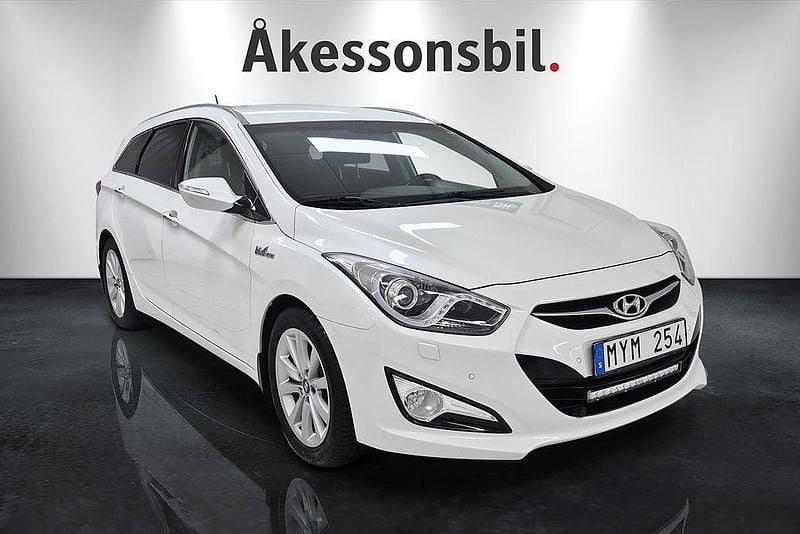 Vit Begagnad 2012 Hyundai i40 Kombi | 84 900 kr (Dyr) - Bild 1/4