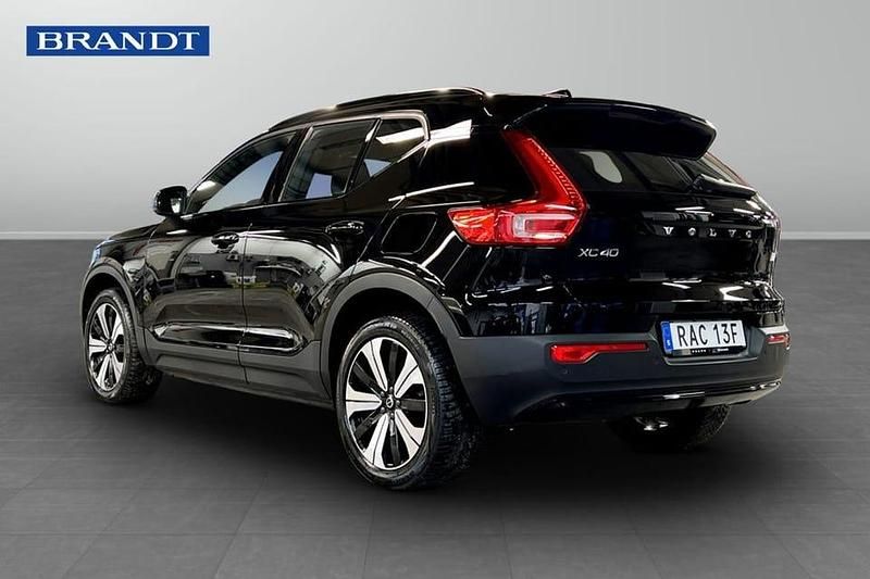 Begagnad Volvo XC40 Plus 175 kW (238 HK) 2023 Svart SUV