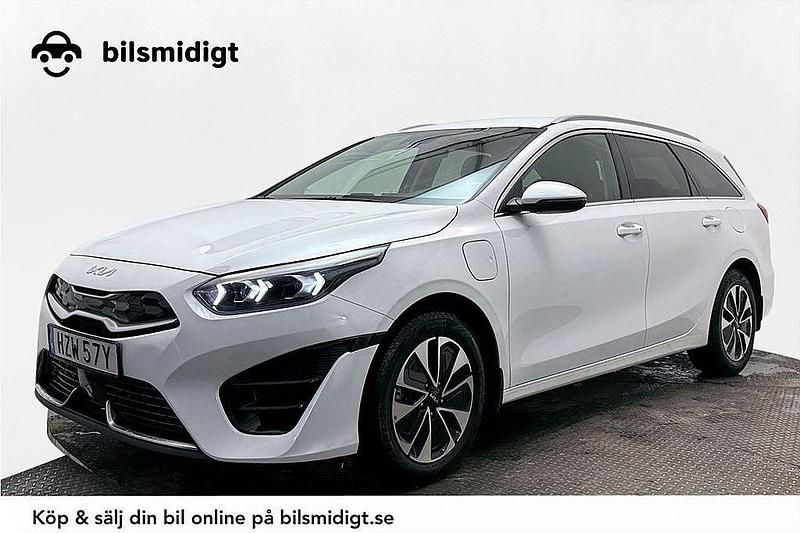 Vit Begagnad 2024 Kia Ceed Sportswagon Advance Kombi | 264 800 kr (Marknadspris) - Bild 1/3