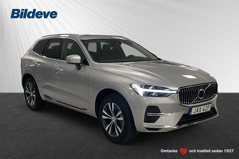 Silver Begagnad 2025 Volvo XC60 Core SUV | 479 900 kr (Superpris) - Bild 1/4