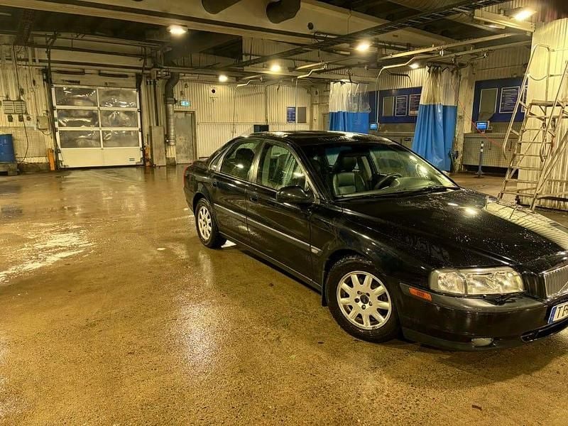 Begagnad 2002 Volvo S80 Sedan | 38 500 kr (Marknadspris) - Bild 1/4