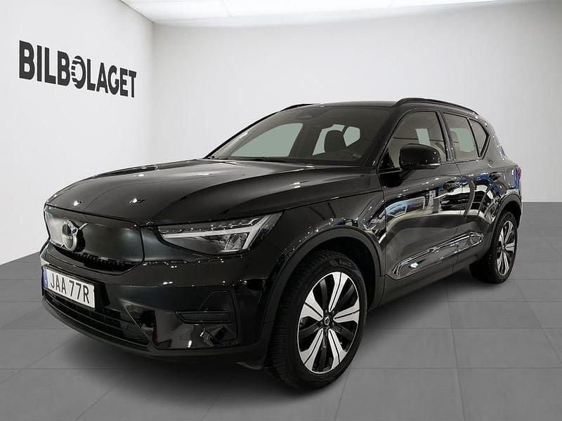Svart Begagnad 2022 Volvo XC40 Core SUV | 324 800 kr (Superpris) - Bild 1/4