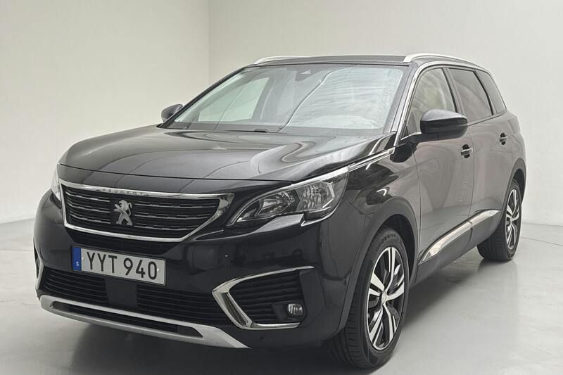 Svart Begagnad 2018 Peugeot 5008 Allure Minibuss | 179 800 kr (Bra pris) - Bild 1/4