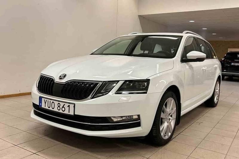 Vit Begagnad 2018 Skoda Octavia Kombi | 148 500 kr - Bild 1/1