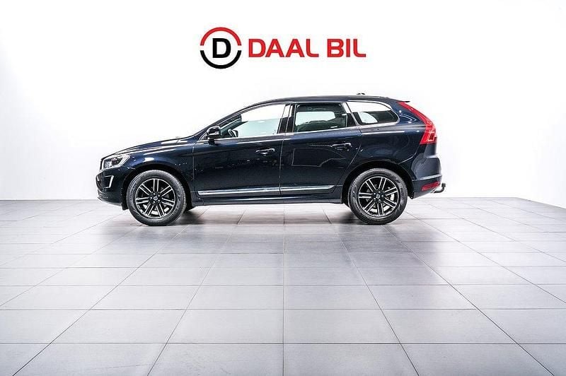Mörkblå (blå) Begagnad 2017 Volvo XC60 Summum SUV | 269 700 kr (Superpris) - Bild 1/4