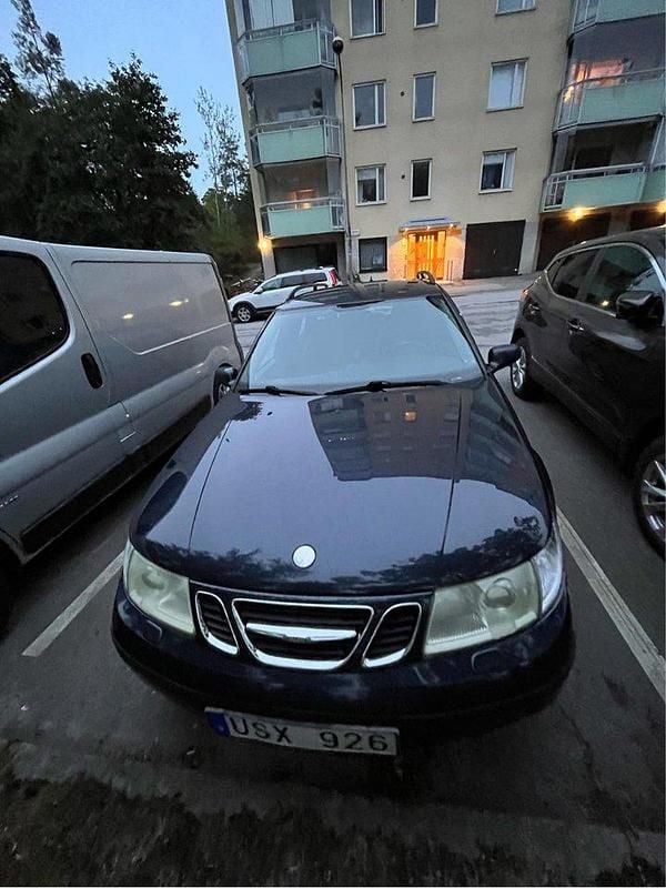 Blå Begagnad 2004 Saab 9-5 Linear Kombi | 18 000 kr (Marknadspris) - Bild 1/4