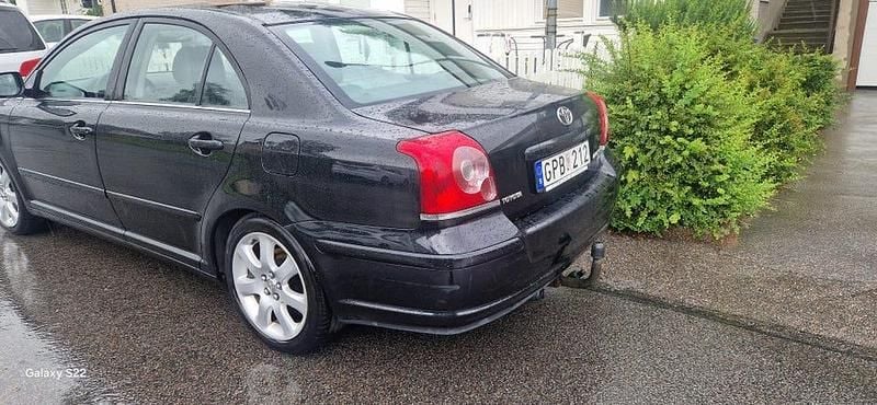 Begagnad 2007 Toyota Avensis Sedan | 35 000 kr (Marknadspris) - Bild 1/4