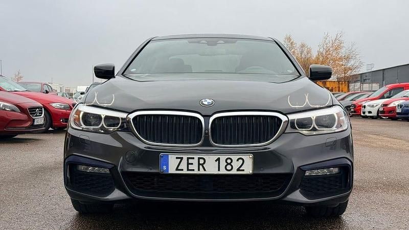 Begagnad BMW 530 iPerformance 252 HK (185 kW) 2018 Grå Sedan
