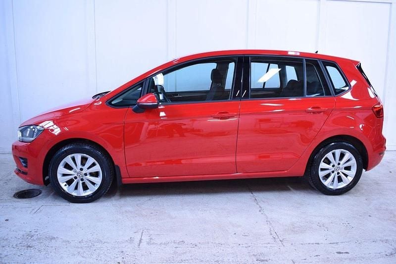 Röd Begagnad 2014 VW Golf VII Halvkombi | 139 900 kr (Marknadspris) - Bild 1/4
