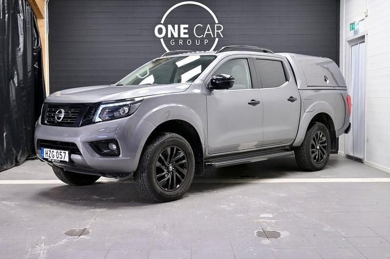 Grå Begagnad 2019 Nissan Navara N-Guard Pickup | 449 900 kr (Dyr) - Bild 1/4