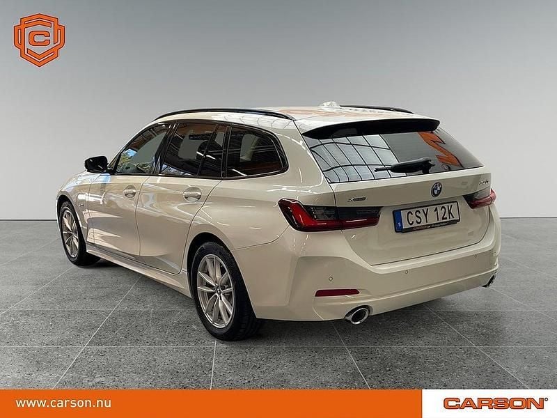 Begagnad BMW 330e M Sport 293 HK (215 kW) 2022 Vit Kombi