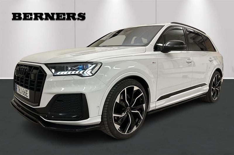 Glaciärvit metallic Begagnad 2021 Audi Q7 S-Line SUV | 649 900 kr (Marknadspris) - Bild 1/4