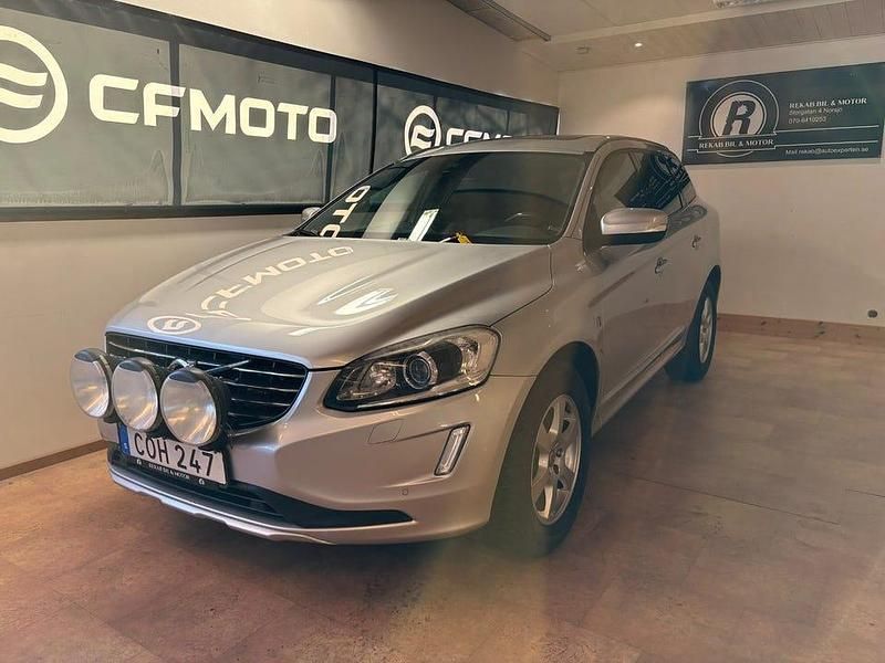 Silver Begagnad 2015 Volvo XC60 Ocean Race SUV | 149 900 kr (Marknadspris) - Bild 1/4