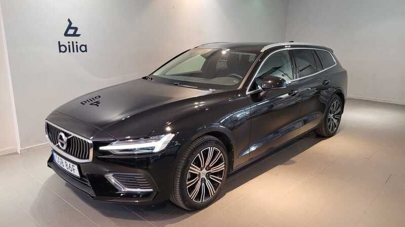 Svart Begagnad 2022 Volvo V60 Pro Kombi | 339 000 kr (Marknadspris) - Bild 1/3
