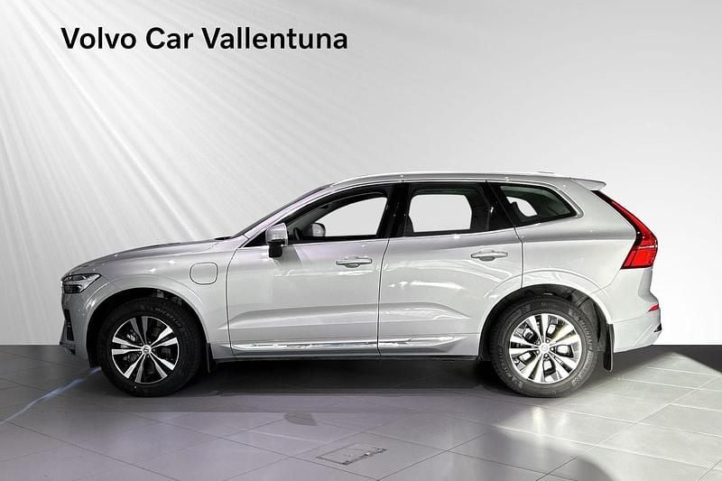 Begagnad Volvo XC60 Core 355 HK (261 kW) 2024 Silver SUV