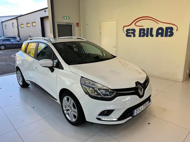 Vit Begagnad 2019 Renault Clio IV Kombi | 109 900 kr - Bild 1/4
