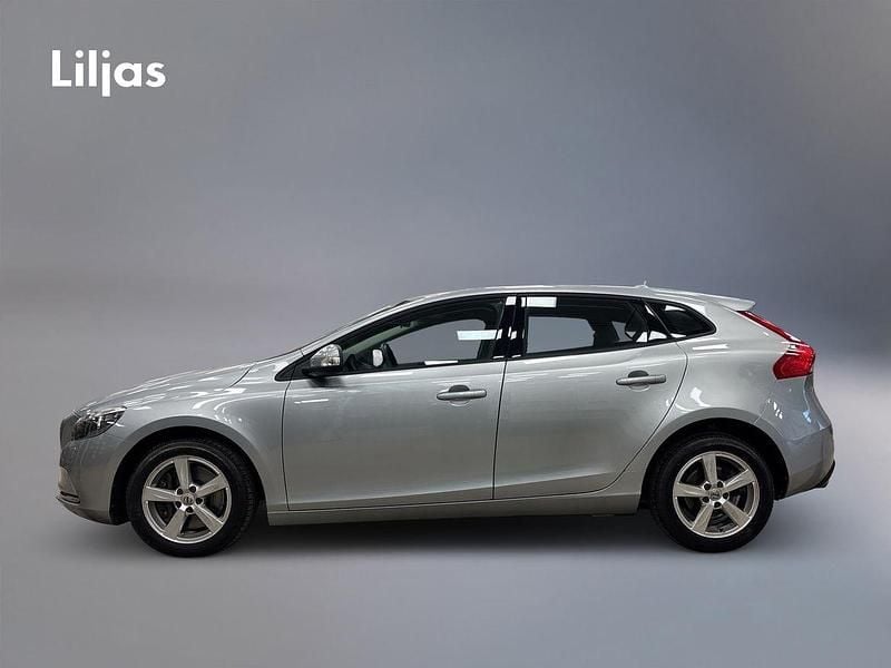 Begagnad Volvo V40 Business Edition 151 HK (111 kW) 2017 Silver Kombi