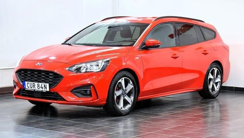 Begagnad Ford Focus ST-Line 125 HK (91 kW) 2021 Röd Kombi