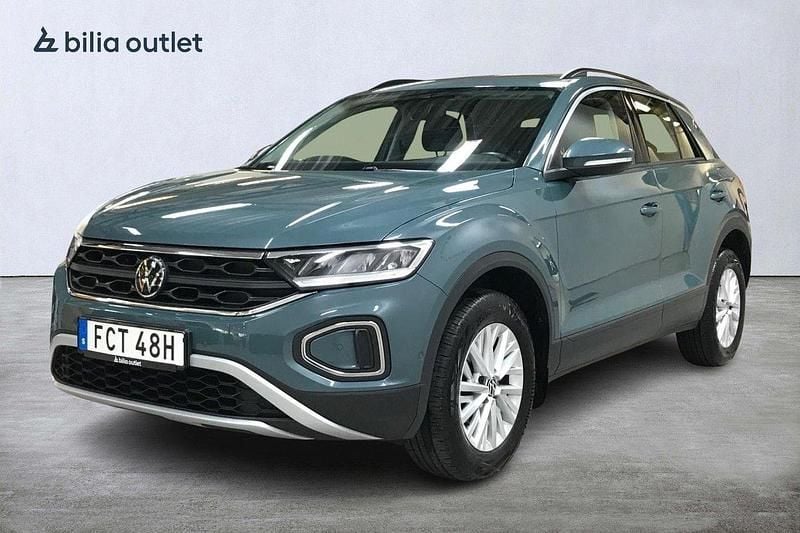 Mörkblå Begagnad 2022 VW T-Roc SUV | 209 900 kr (Marknadspris) - Bild 1/3