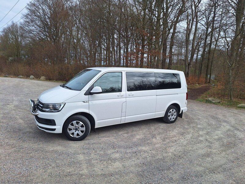 Begagnad 2019 VW Caravelle Minibuss | 249 000 kr - Bild 1/4