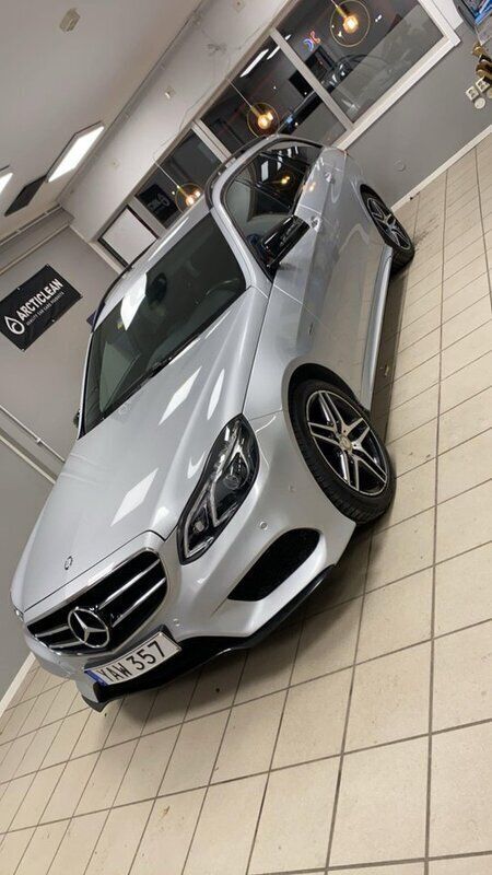 Silver Begagnad 2016 Mercedes E220 AMG Kombi | 190 000 kr (Marknadspris) - Bild 1/4