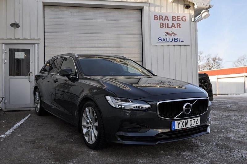 Grå Begagnad 2018 Volvo V90 Momentum Kombi | 215 000 kr (Bra pris) - Bild 1/4