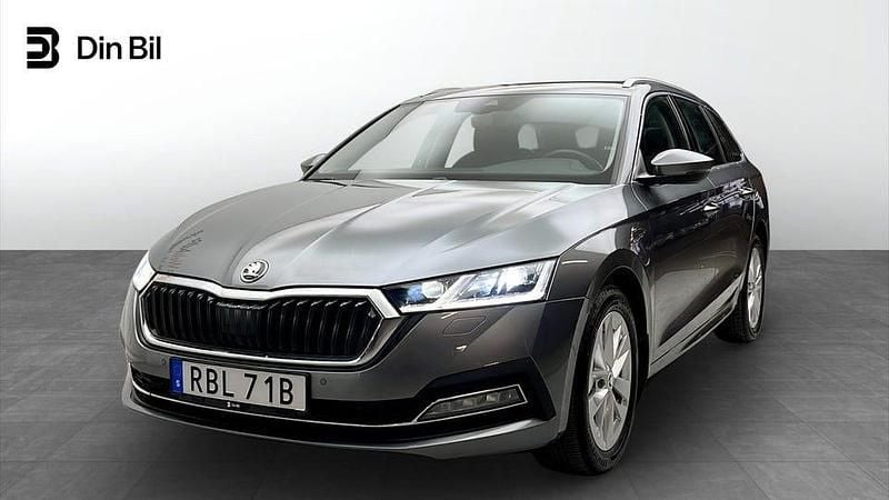 Graphite grey metallic Begagnad 2024 Skoda Octavia Style Kombi | 314 900 kr (Bra pris) - Bild 1/4