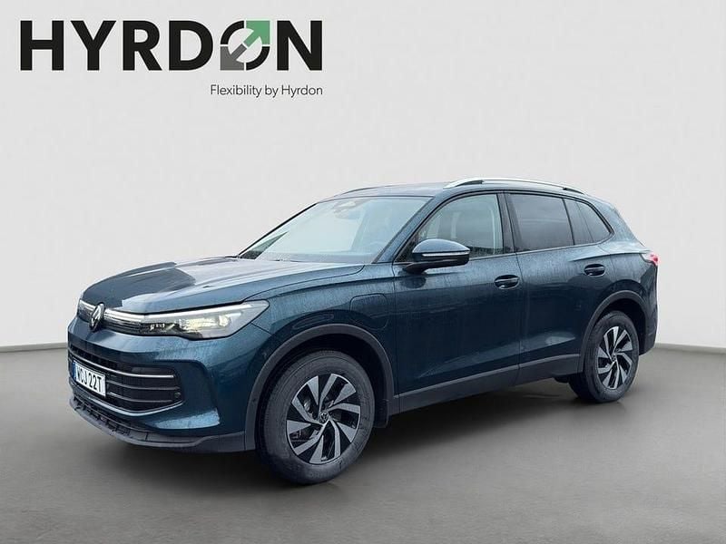 Nightshade blue metallic Ny 2025 VW Tiguan Edition SUV | 499 000 kr (Marknadspris) - Bild 1/4