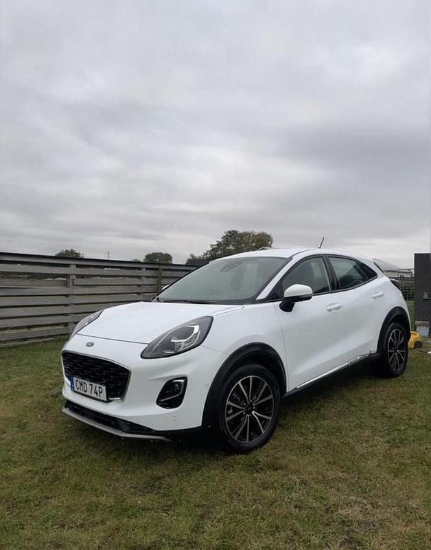 Vit Begagnad 2021 Ford Puma Gen-E SUV | 225 000 kr (Lite dyr) - Bild 1/4