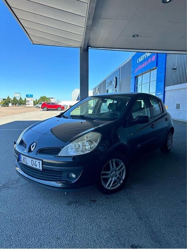 Svart Begagnad 2009 Renault Clio R.S. Halvkombi | 44 500 kr (Marknadspris) - Bild 1/4
