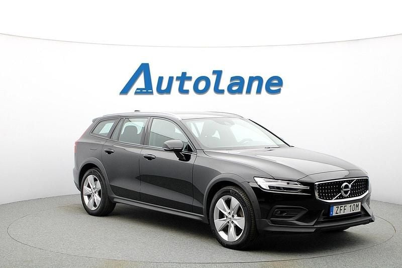 Begagnad Volvo V60 CC 197 HK (144 kW) 2021 Svart Kombi