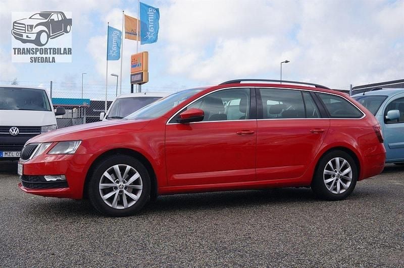 Röd (röd metallic) Begagnad 2019 Skoda Octavia Ambition Kombi | 159 000 kr (Bra pris) - Bild 1/4