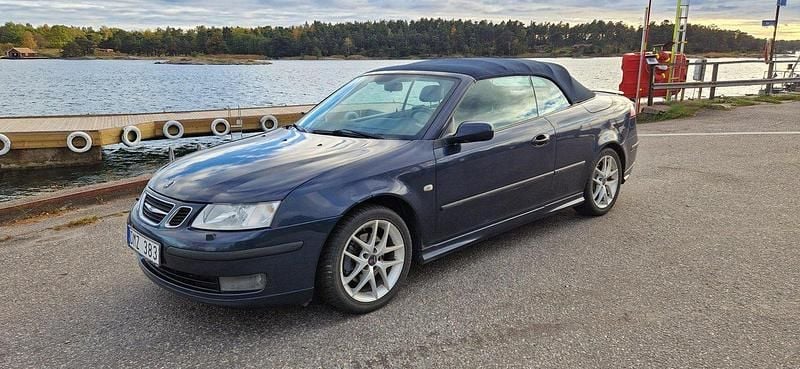 Blå Begagnad 2004 Saab 9-3 Cabriolet Aero Cab | 69 900 kr (Bra pris) - Bild 1/4