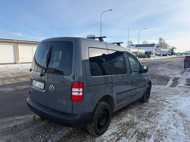 Begagnad VW Caddy 110 HK (80 kW) 2012 Minibuss