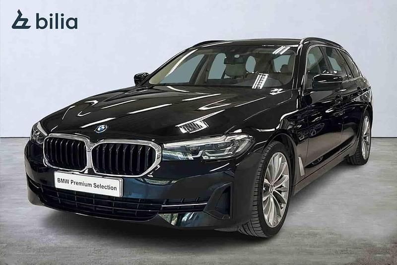 Svart Begagnad 2023 BMW 530e Kombi | 389 900 kr (Superpris) - Bild 1/1