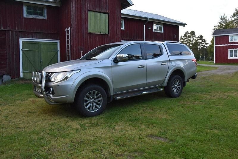 Silver Begagnad 2016 Mitsubishi L200 Pickup | 120 000 kr (Superpris) - Bild 1/4