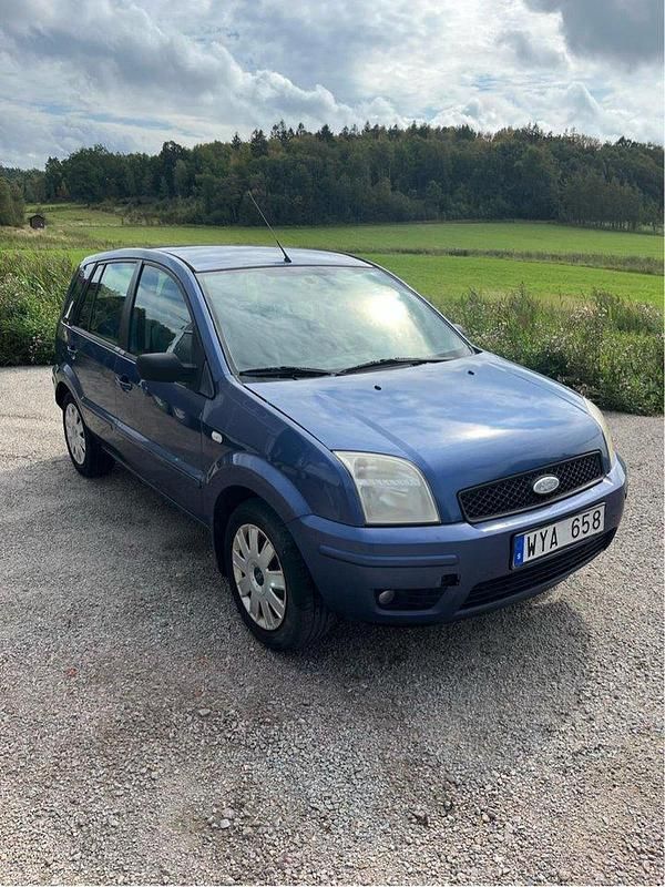 Begagnad 2005 Ford Fusion Halvkombi | 15 000 kr (Marknadspris) - Bild 1/4