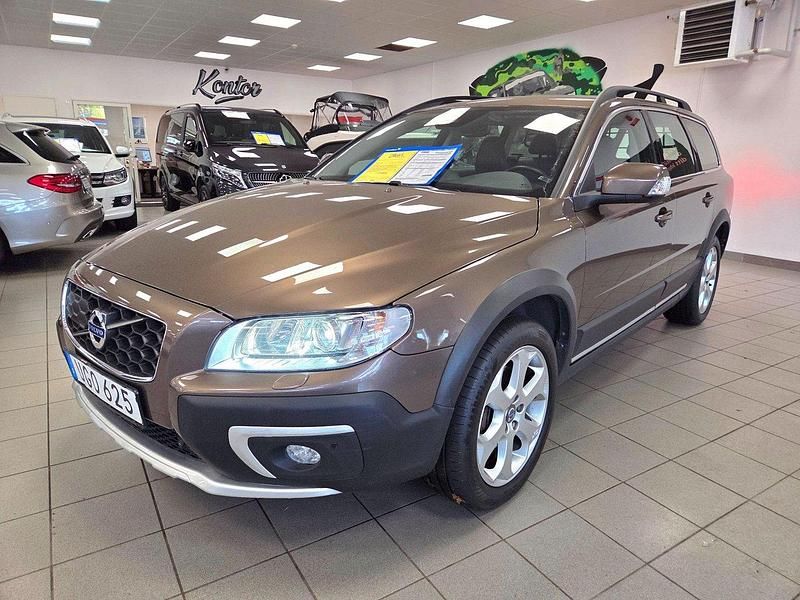 Brun Begagnad 2016 Volvo XC70 Standard SUV | 279 500 kr (Dyr) - Bild 1/4