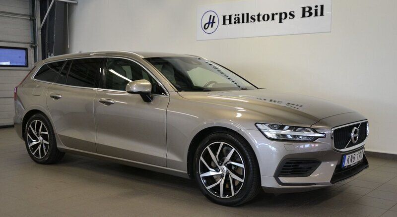 Grå Begagnad 2020 Volvo V60 Kombi | 274 900 kr (Marknadspris) - Bild 1/4