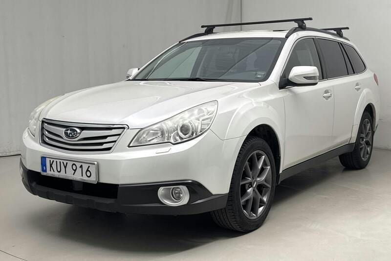 Vit Begagnad 2010 Subaru Outback SUV | 99 000 kr (Superpris) - Bild 1/4