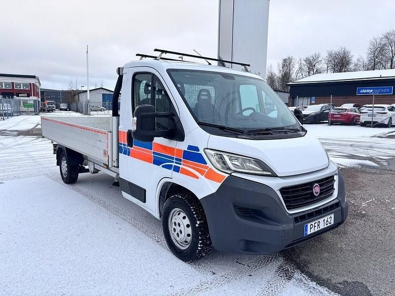 Vit Begagnad 2017 Fiat Ducato Van | 174 900 kr (Bra pris) - Bild 1/4