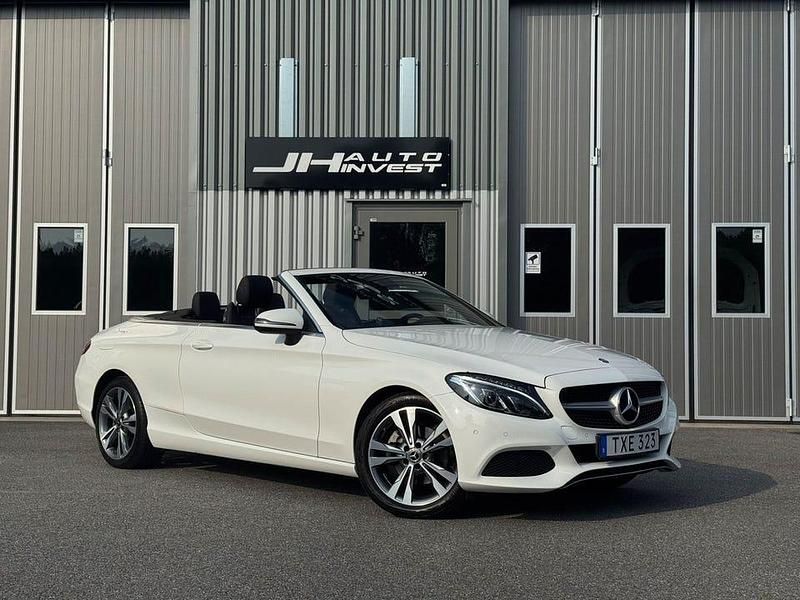 Vit Begagnad 2017 Mercedes C200 Cab | 309 900 kr (Marknadspris) - Bild 1/4