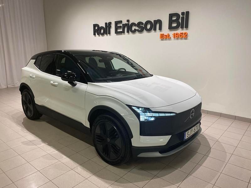 Vit Ny 2026 Volvo EX30 CC Performance | 623 800 kr - Bild 1/4