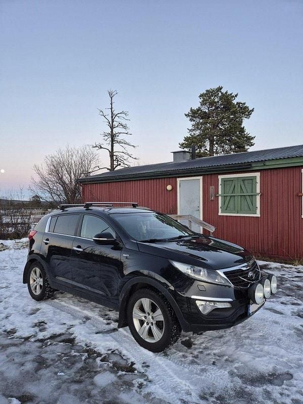 Svart Begagnad 2011 Kia Sportage SUV | 60 000 kr (Superpris) - Bild 1/4